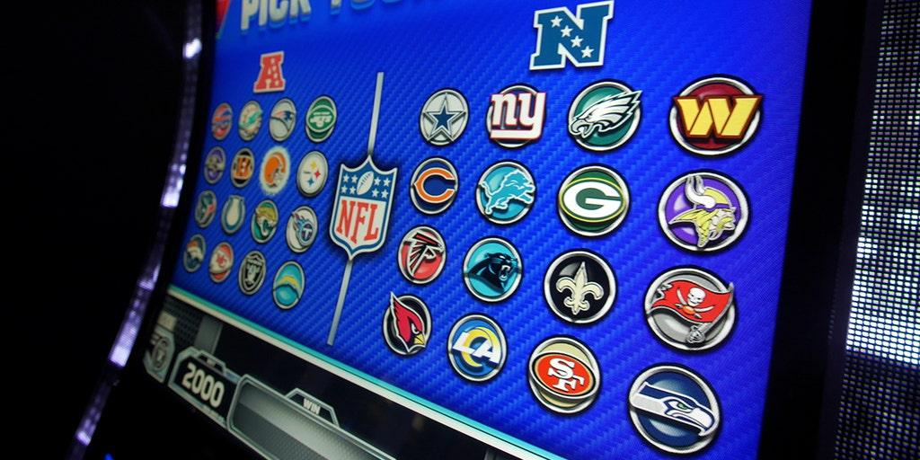 NFL-themed slot machines to make debut on Vegas strip|Fox Business